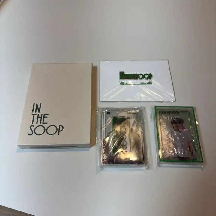 [BUNJANG] BTS In the SOOP Badge POB Photocard Set Acrylic Frame / 방탄소년단 bts 인더숲 뱃지 특전 포카 세트 아크릴 프레임 액자
