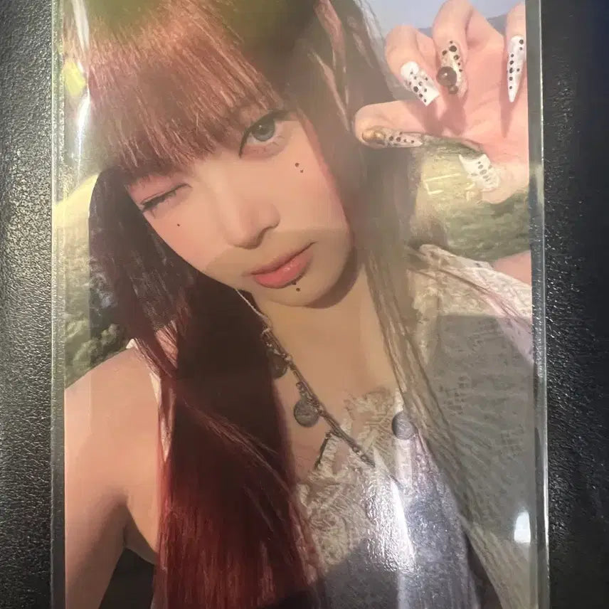 [BUNJANG] LE SSERAFIM Hong Eunchae Boompalace PUREFLOW Photocard, Slogan, and Sticker Set / 르세라핌 홍은채  붐팔라 PUREFLOW 공방포카+슬로건+스티커 세트