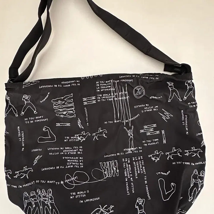 [BUNJANG] LE SSERAFIM Oversized Bag / 르세라핌 오버사이즈 백