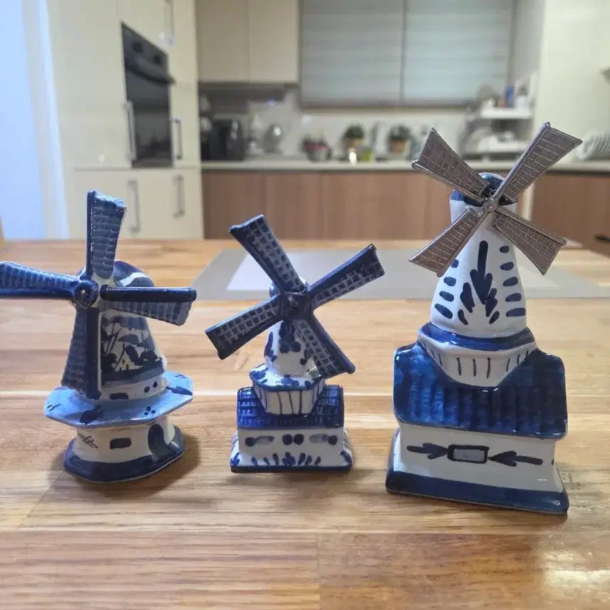 [BUNJANG] Dutch Antique Miniature Ceramic Windmill Set (3 pcs) / 네덜란드 앤틱 소형 도자기 풍차  3종 일괄