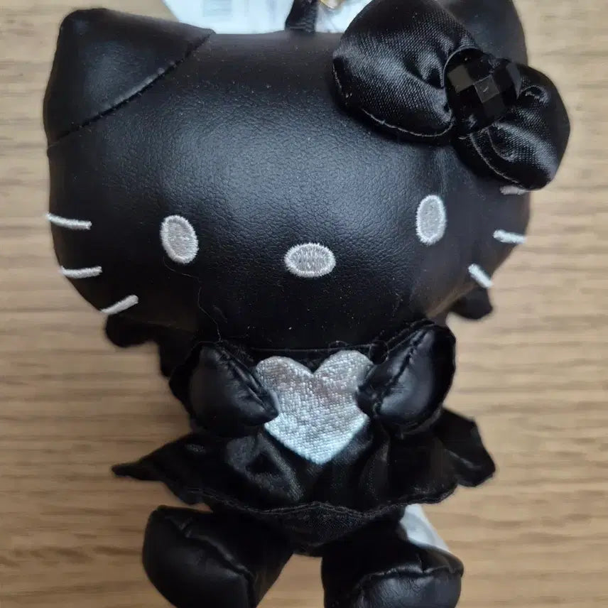 [BUNJANG] Black Angel Hello Kitty Plush Doll Keyring / 블랙엔젤 헬로키티 인형 키링
