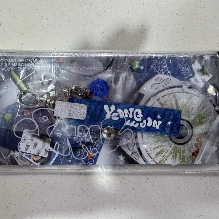 [BUNJANG] SPAKLZ Backlight Resin Sparkles Pop-up Showcase Kit Limited Edition Korea Bae Young-woong Photocard Holder / 백라이트 레진 스파클즈 팝업 쇼케이스 키트 한국 한정 백영운 미개봉