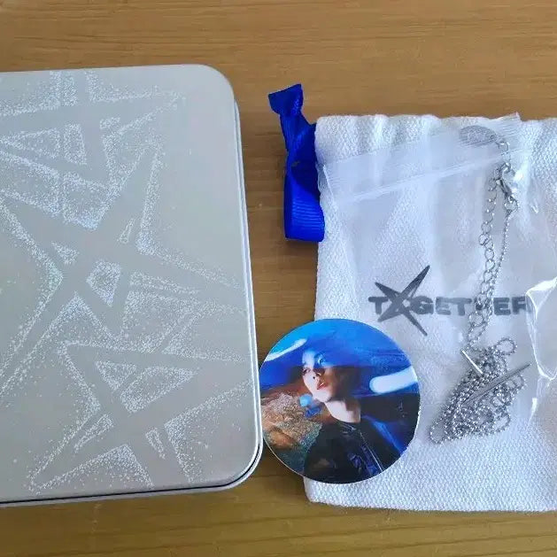 [BUNJANG] TXT Soobin Showcase Special Gift Tin Case + Necklace Bundle Set / (미사용) 투바투 쇼케이스 수빈 역조공 틴케이스+목걸이 일괄 양도
