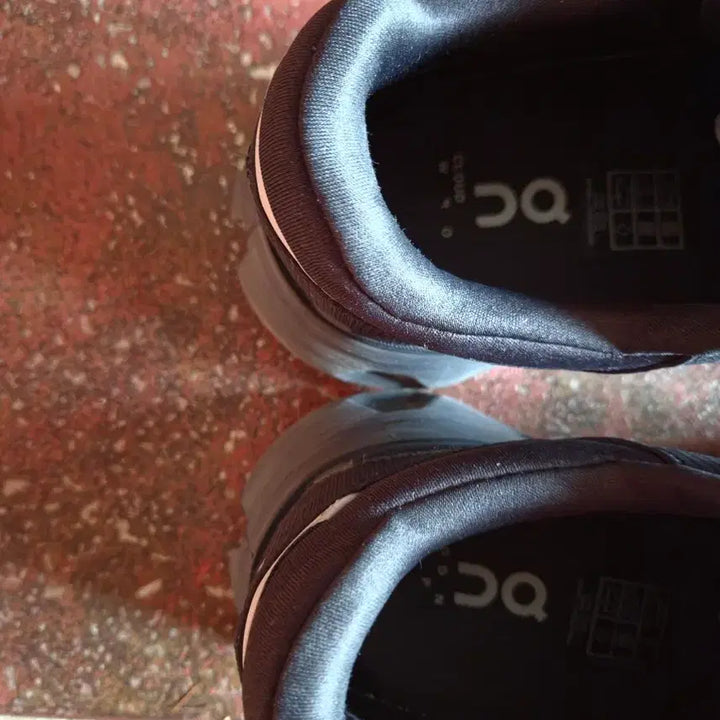 [BUNJANG] On Running Cloudrunner 2 Waterproof Running Shoes (270mm) / 온러닝 클라우드러너 2 워터프루프(270)