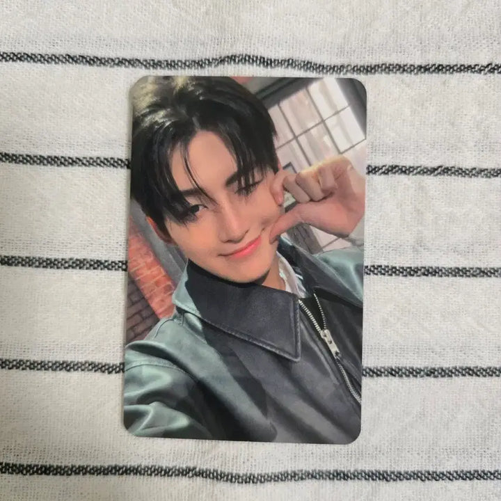 [BUNJANG] TWS Last Bell Jihoon Photocard / 투어스 라스트벨 지훈 포카