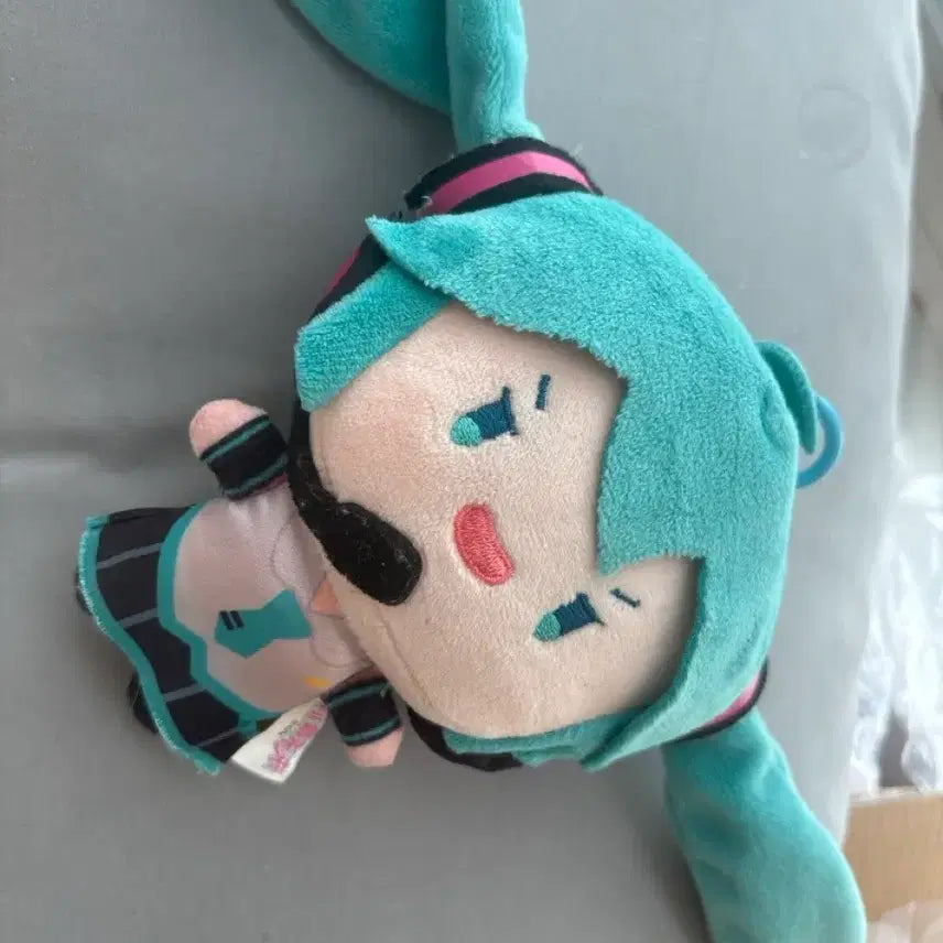 [SOLD OUT] 귀 펄럭이는 하츠네 미쿠 인형(정품)