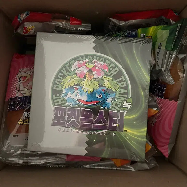[BUNJANG] Pokemon 30th Anniversary Squirtle Sticker Book / 포켓몬스터 30주년 띠부씰북 띠부북 이상해꽃 판매