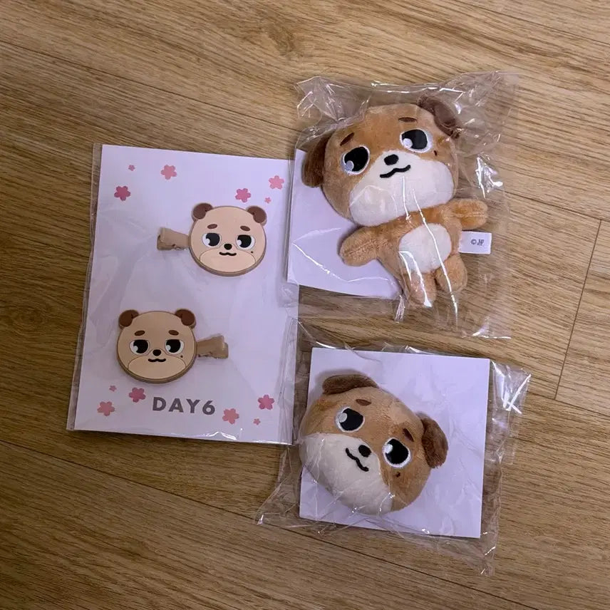 [BUNJANG] DAY6 Dowoon D-Animals Donyi Hairpin, Charm, Badge Bundle Set / 데이식스 도운 데니멀즈 돈 도쿄 요코하마 헤어핀 백참 뱃지 미개봉 일괄