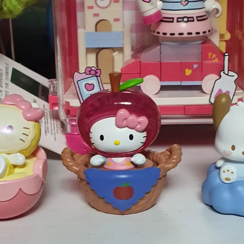[BUNJANG] Sanrio Hello Kitty Fruit Basket Shaking Figure / 산리오 키티 과일바구니 흔들 피규어