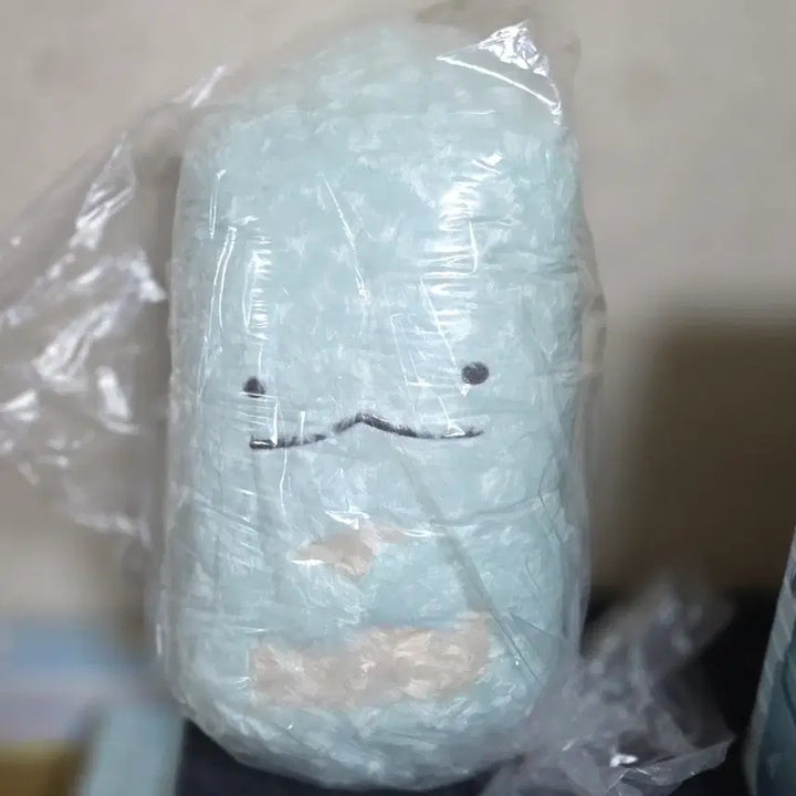 [BUNJANG] Sumikko Gurashi Tokage Rose Fur Boa Cube Cushion / 스밋코구라시 토카게 로즈퍼 보아털 큐브 쿠션