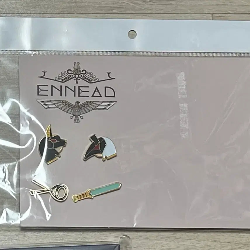 [BUNJANG] Ennead Anubis Set (Ahuht) Badge Set (4 Types), Photocard Set (2 Types), Postcard (1 Type) / 엔네아드 아누비스세트아후트 배지4종 포카2장 엽서1장 미사용 일괄
