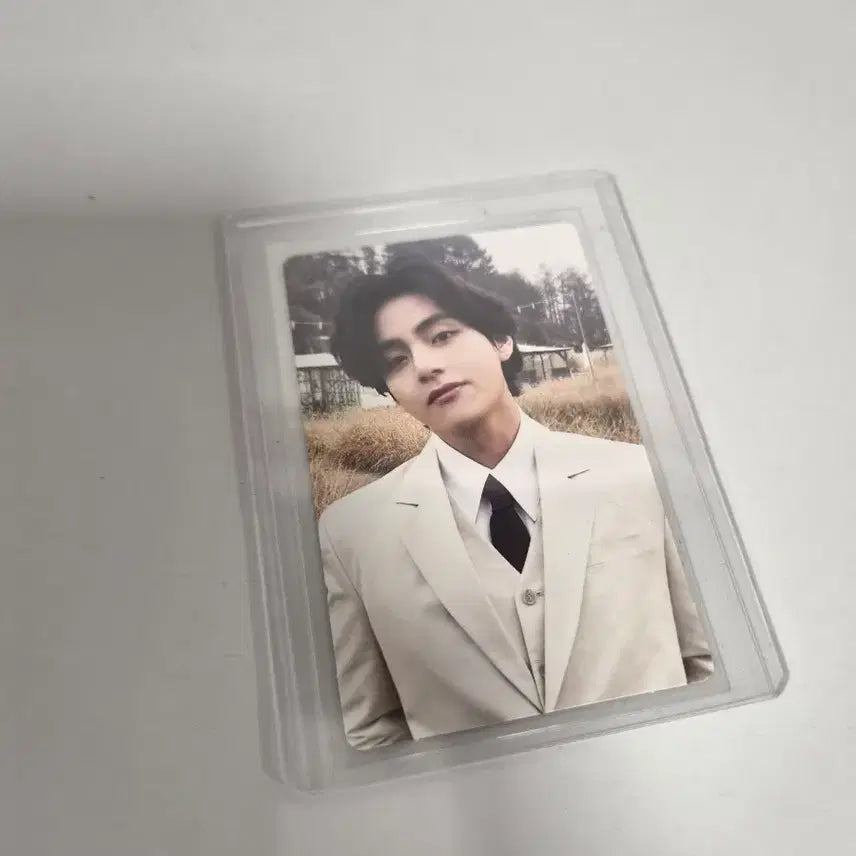 [BUNJANG] BTS V Taehyung White Suit Photocard / BTS 뷔 포토카드 (V 태형)