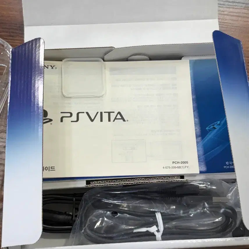 [BUNJANG] PlayStation Vita 2nd Gen (PCH-2000 Series) with 512GB SD Card / PS VITA 2세대 정발 / 비타2세대+512GB SD카드
