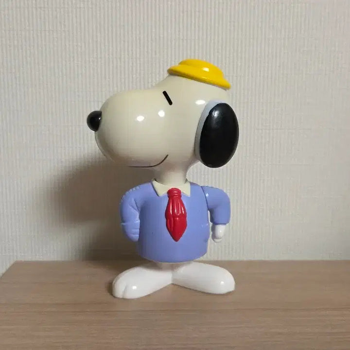 [BUNJANG] Vintage Happy Meal SNOOPY World Tour Figure / 빈티지해피밀 고전완구 스누피 피규어 프랑스 스누피월드투어
