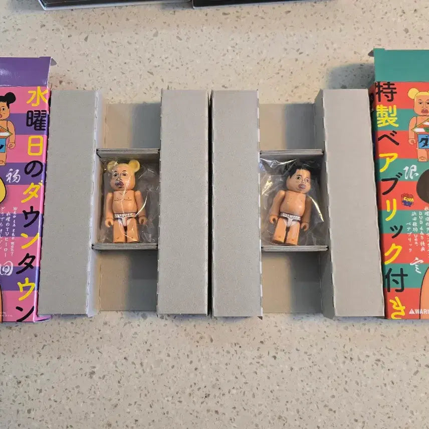 [BUNJANG] Bearbrick Wednesday Downtown Brick 2 Types + DVD Set / 베어브릭 수요일의 다운타운 브릭2종+DVD 세트