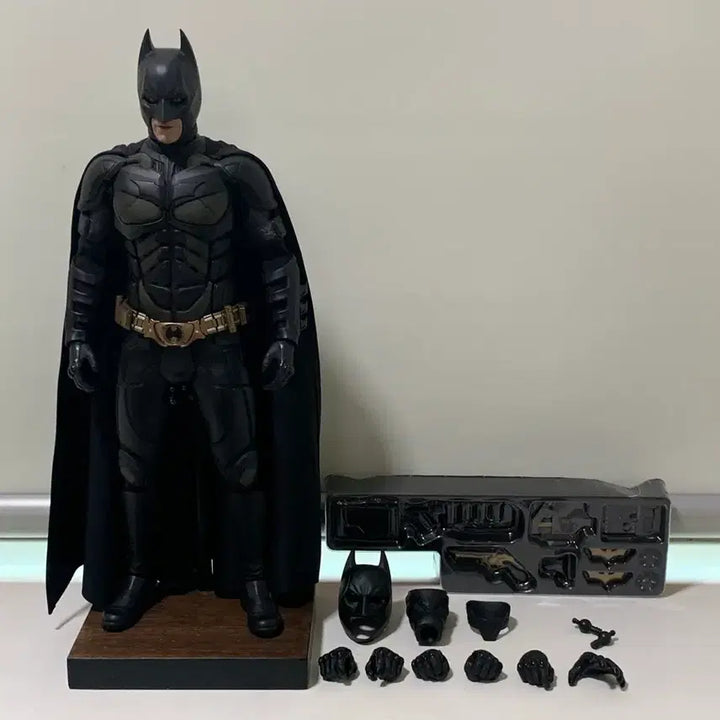 [BUNJANG] Hot Toys The Dark Knight Rises Armory Batman (MMS702) Collectible Figure / 핫토이 신형 아머리 배트맨 판매