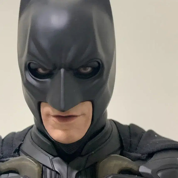 [BUNJANG] Hot Toys The Dark Knight Rises Armory Batman (MMS702) Collectible Figure / 핫토이 신형 아머리 배트맨 판매