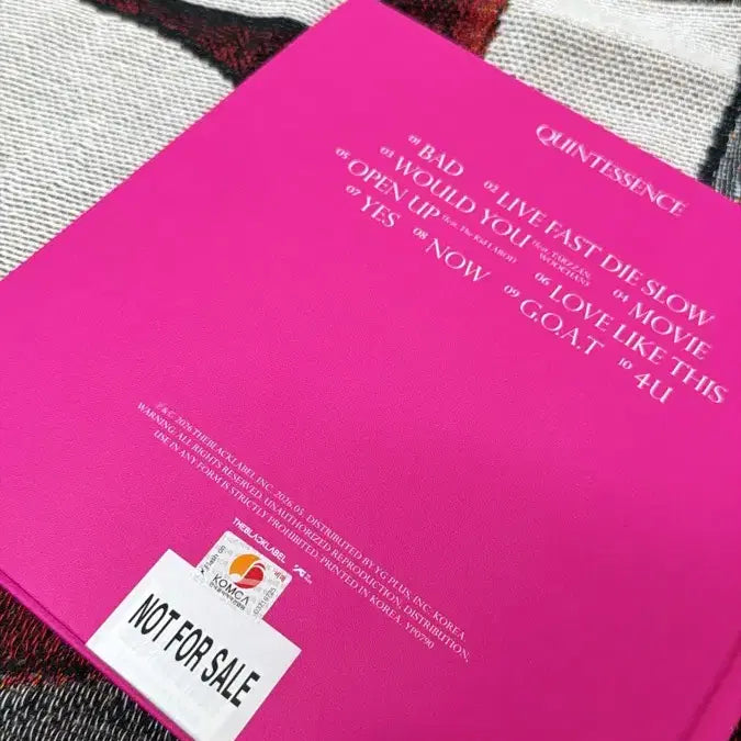 [BUNJANG] Taeyang Quintessence Pink Photobook Signed Edition / [친필사인반] 태양 Quintessence 포토북 핑크