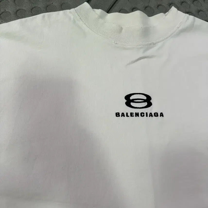 [SOLD OUT] 발렌시아가 디스 티셔츠 화이트 (3)