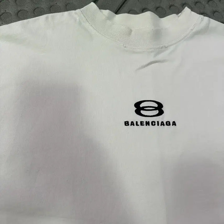 [SOLD OUT] 발렌시아가 디스 티셔츠 화이트 (3)