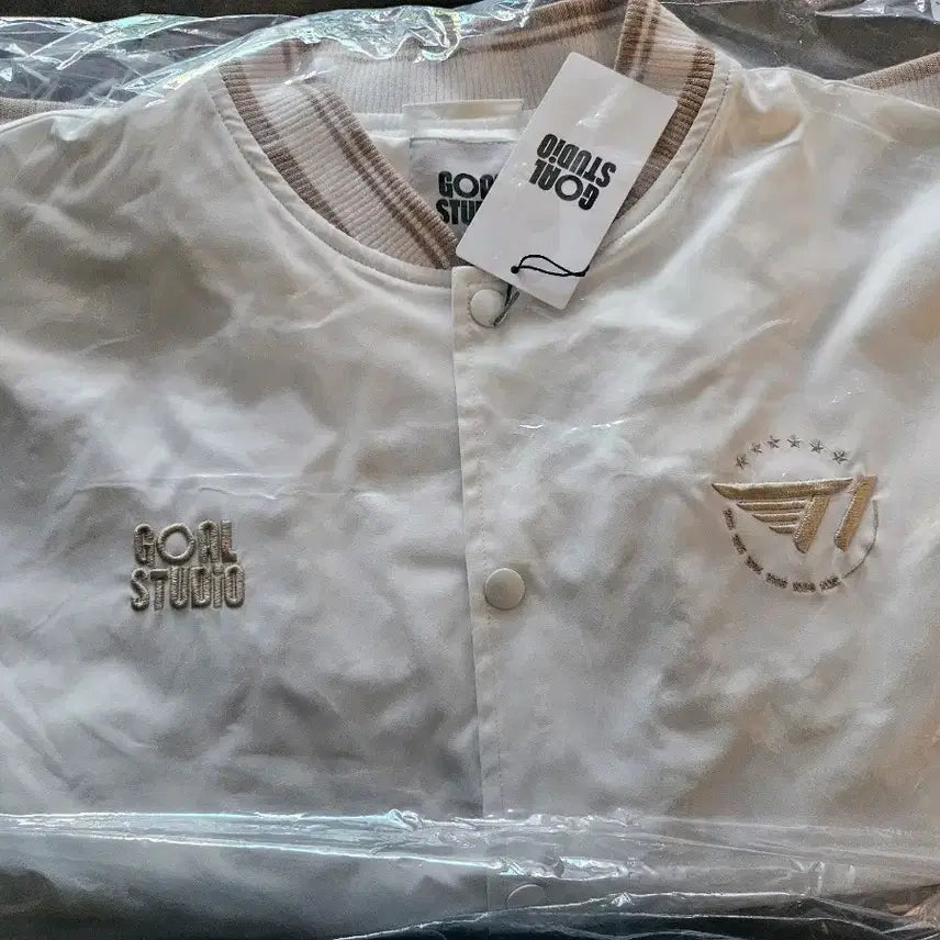 [BUNJANG] T1 2025 Worlds Champions Jacket White M / [미개봉] 2025 T1 월즈 챔피언스 자켓 M