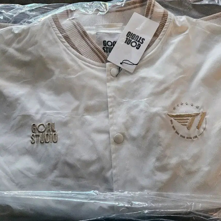 [BUNJANG] T1 2025 Worlds Champions Jacket White M / [미개봉] 2025 T1 월즈 챔피언스 자켓 M