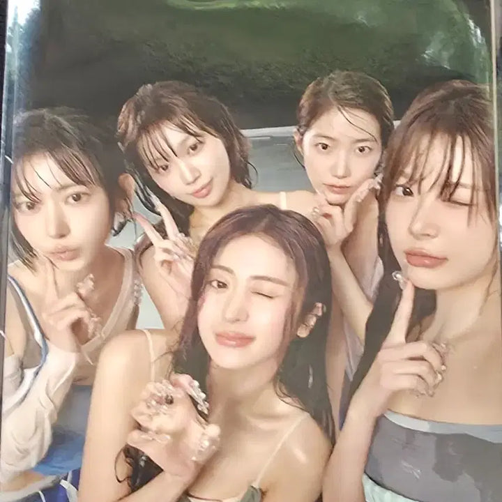 [BUNJANG] LE SSERAFIM PureNigh PureFlow Creature Keyring Photocard / 르세라핌 팝업 크리처 키링 특전 포카 LESSERAFIM