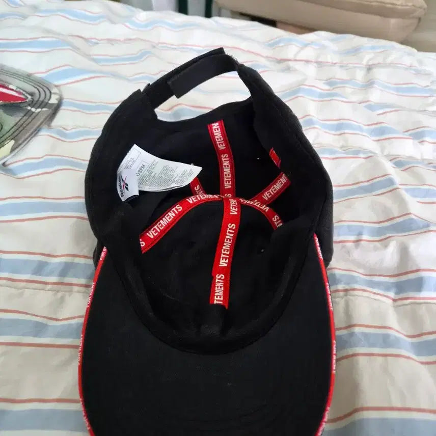 [BUNJANG] VETEMENTS Dressmaker Black Ball Cap / 베트멍 드레스메이커 블랙 볼캡