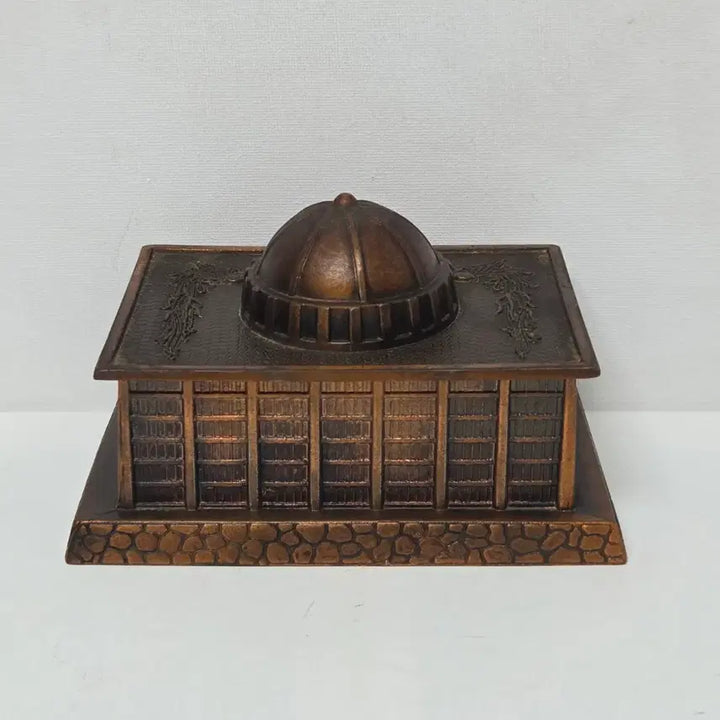 [BUNJANG] National Assembly Building Brass Model Display Box / (태권브이와 함께 디피 추천)국회의사당 황동 모형 보관함 국회의사당 모형