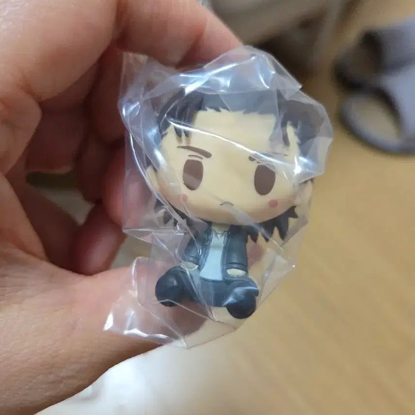 [BUNJANG] Attack on Titan Eren Chokonoko &amp; Can Badge Bundle Set (Sealed) / [비닐미개봉] 진격의거인 제일복권 에렌 초코노코&amp;캔뱃지 판매