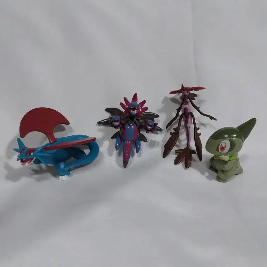 [BUNJANG] Pokemon Moncolle Dragon-type Figures Bundle Set (Shelgon, Salamence, Deino, Hydreigon, Dracovish) / 드래곤 포켓몬 피규어 드래캄 보만다 터검니 삼삼드래 몬콜레 일괄 몬코레