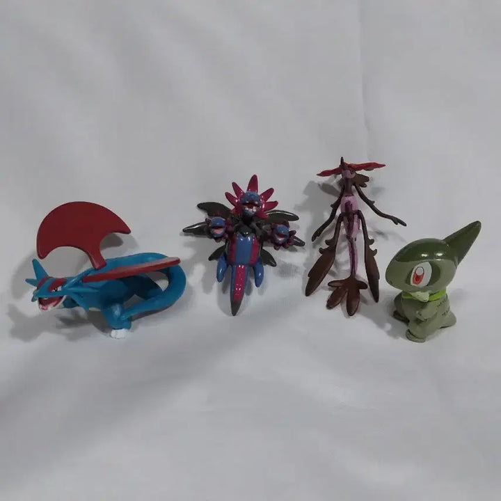 [BUNJANG] Pokemon Moncolle Dragon-type Figures Bundle Set (Shelgon, Salamence, Deino, Hydreigon, Dracovish) / 드래곤 포켓몬 피규어 드래캄 보만다 터검니 삼삼드래 몬콜레 일괄 몬코레