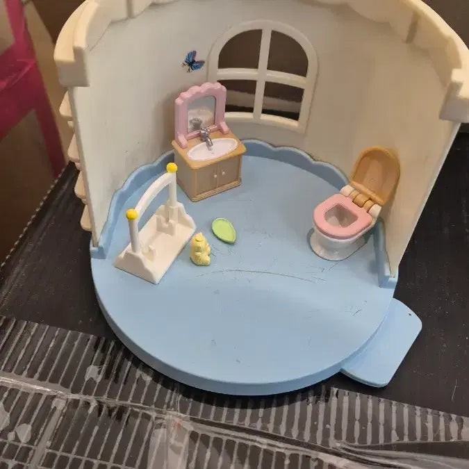 [BUNJANG] Sylvanian Families Old Baby Square Primrose Windmill House Shower Room Toilet / 실바니안 올드 아기 광장 프림로즈 풍차의 집 샤워룸 화장실