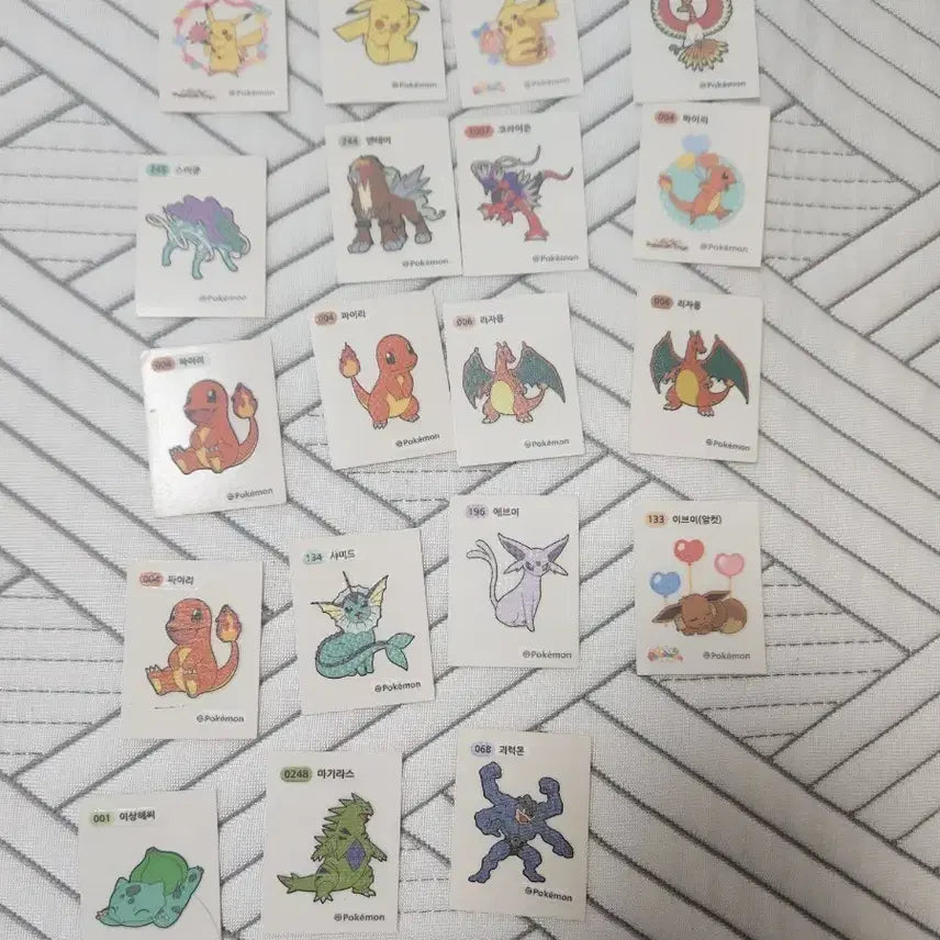 [BUNJANG] Assorted Pokemon Bread Stickers (Ttube Seal) / 띠부씰 가격 되는 것 들만 모아서 팝니다!