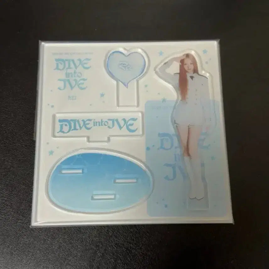 [BUNJANG] IVE Dive Into IVE Fancon Acrylic Stand + Photocard Rei (Sealed) / 아이브 팬콘 ive md 아크릴 스탠드 + 포카 양도 레이 미개봉