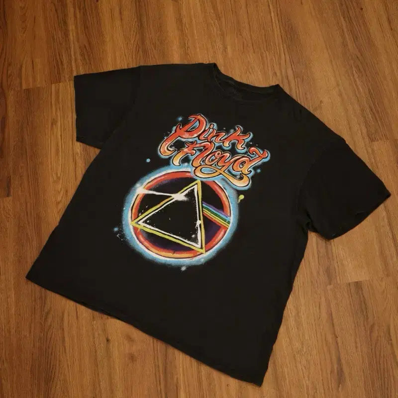 [BUNJANG] Pink Floyd "Dark Side of the Moon" Prism Graphic T-Shirt (XL) / 2021 라이센스 핑크플로이트 티셔츠 판매