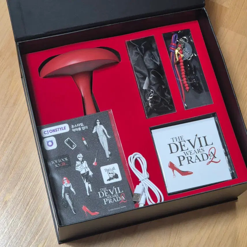 [BUNJANG] The Devil Wears Prada 2 Limited Edition Workstation Package / 악마는 프라다를 입는다2 한정판 워크스테이션 패키지