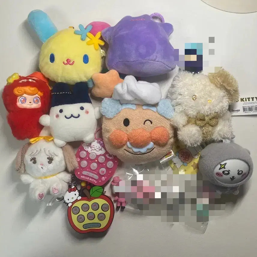 [BUNJANG] Bundle Set: Character Keychains &amp; Figurines (Anpanman, Usahana, Ditto, Hello Kitty) / 일괄 판매) 인형키링, 피규어 등 //호빵맨,우사하나,메타몽,헬로키티 등