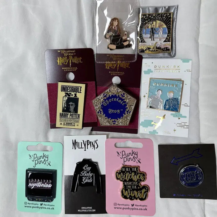 [BUNJANG] Harry Potter Universal Studios Chocolate Frog Badge &amp; Other Movie Pins / 해리포터 유니버셜 뱃지 라라랜드 덩케르크 해외뱃지 영화뱃지 초콜릿개구리