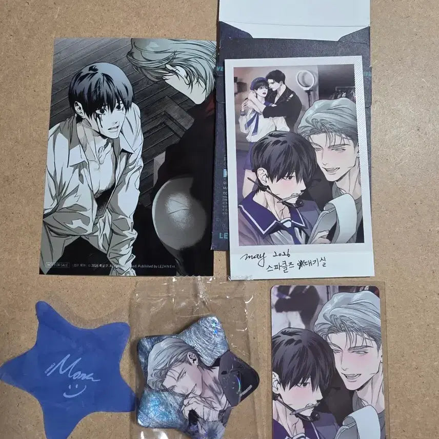 [BUNJANG] SPARKLZ Snap Pack Black Wooden Horse Skinship Photocard / 스파클즈 스냅팩 검은목마 캔뱃지 5특 스킨십 포카 컨페티