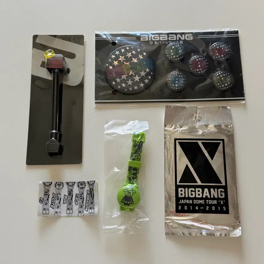 [BUNJANG] Bigbang Bangbong Light Pen, Badge, Watch Bundle Set / 빅뱅 뱅봉 라이트 볼펜, 뱃지, 시계