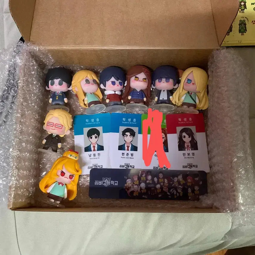 [BUNJANG] Zombie High School Figures &amp; Student ID Bundle / 좀비고등학교 피규어, 학생증 일괄판매
