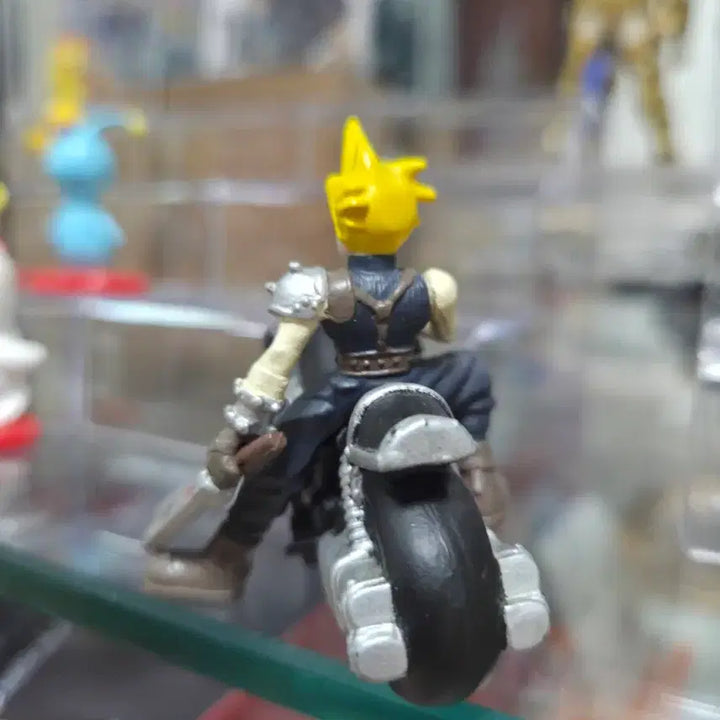 [BUNJANG] Final Fantasy VII Cloud Bike Figure Keychain / 파이널판타지7 클라우드 바이크 피규어 키링