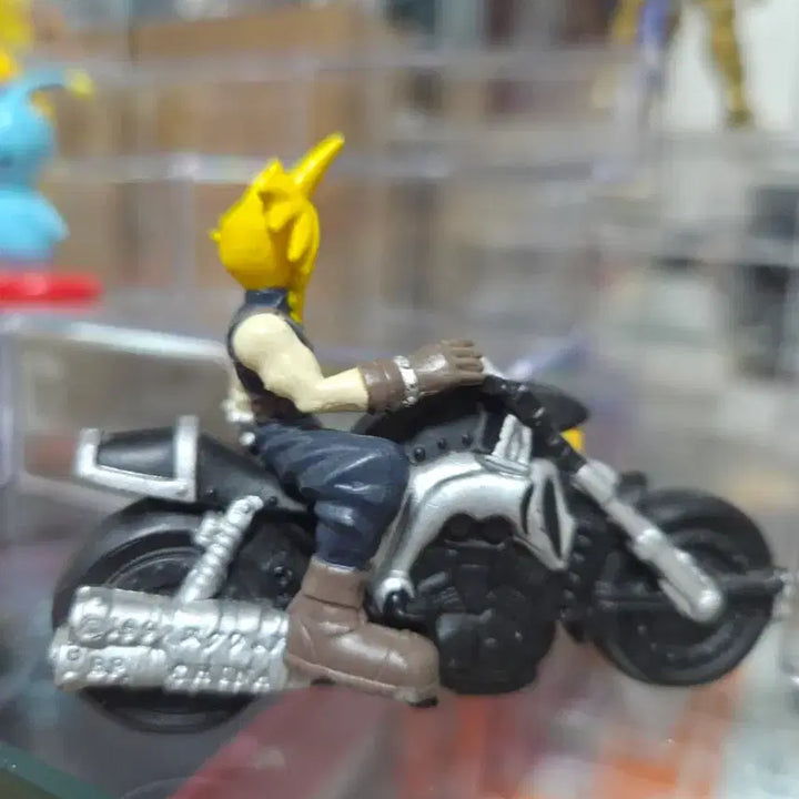 [BUNJANG] Final Fantasy VII Cloud Bike Figure Keychain / 파이널판타지7 클라우드 바이크 피규어 키링