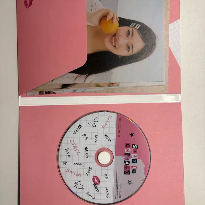 [BUNJANG] STAYC 1st Photobook: Stay in Chicago (Unsealed) / 스테이씨 시카고 포토북