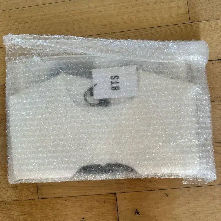 [BUNJANG] BTS V Taehyung Arirang T-shirt (Sealed) / BTS 방탄소년단 아리랑 태형 뷔 티셔츠 (미개봉)