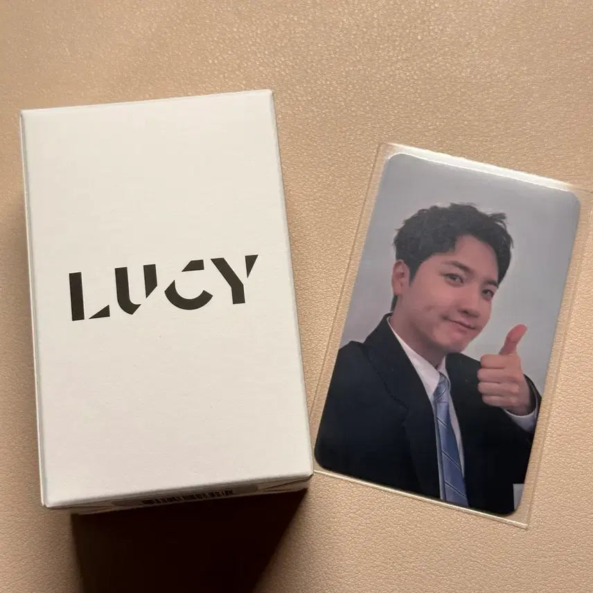 [BUNJANG] Lucy The Hyundai Showroom Lucky Draw Sun Stick Version Album Photocard Kwangil / 루시 더현대 쇼룸 미공포 광일 미개봉 앨범 아일랜드 버전