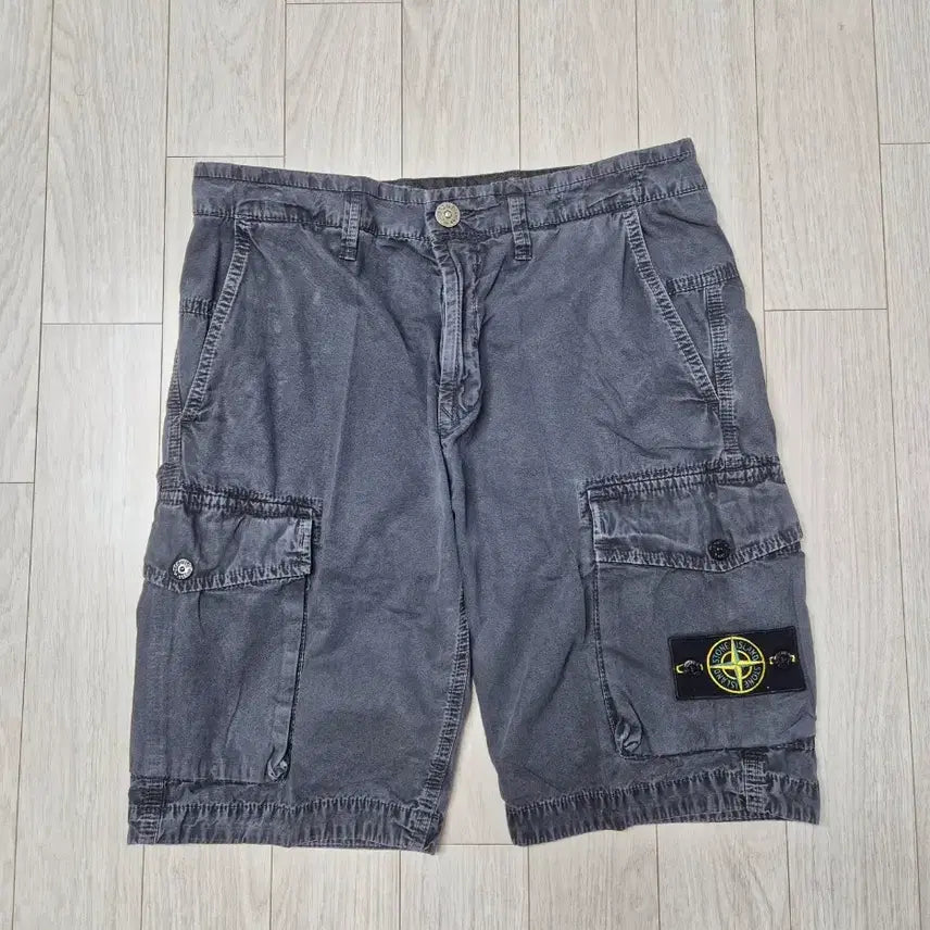 [BUNJANG] Stone Island Cargo Patch Shorts / 스톤아일랜드 카고 와펜 반바지 남성 7415L07WA(30전.후)