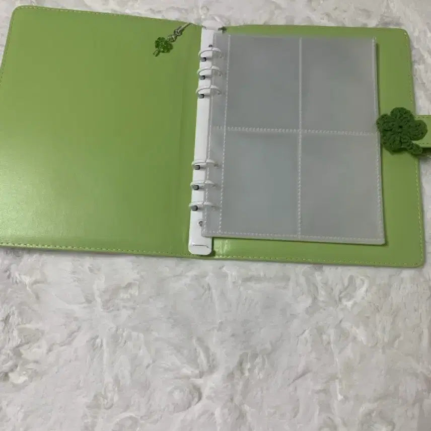[BUNJANG] Macaron Binder White Lace Clover Keychain / 마카롱 바인더