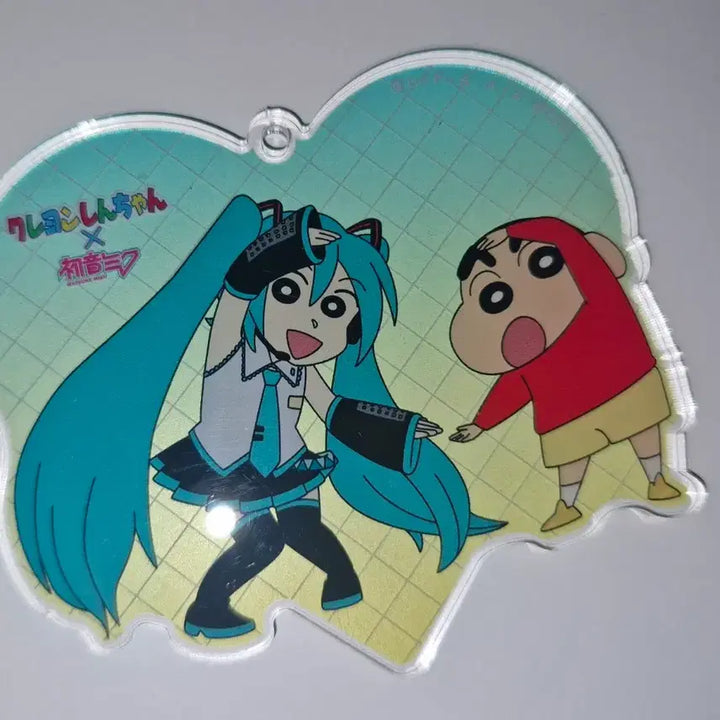 [BUNJANG] Crayon Shin-chan x Hatsune Miku Collaboration Acrylic Heart Keychain / 짱구 하츠네 미쿠 콜라보 아크릴 하트 키링
